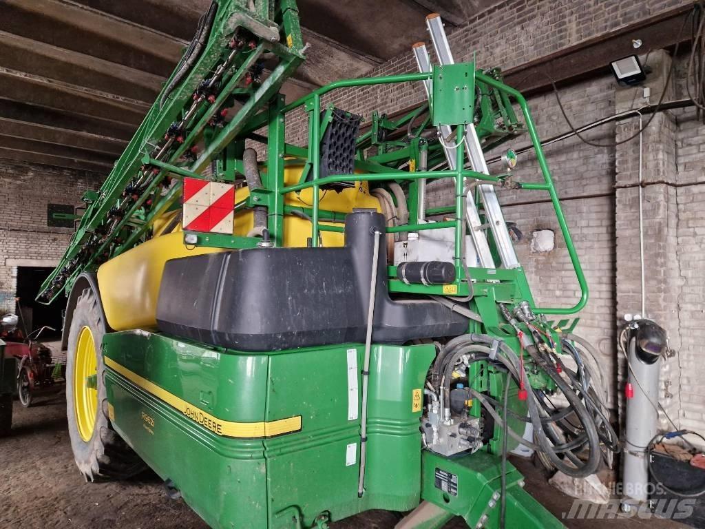 John Deere R 962 i Vučene prskalice