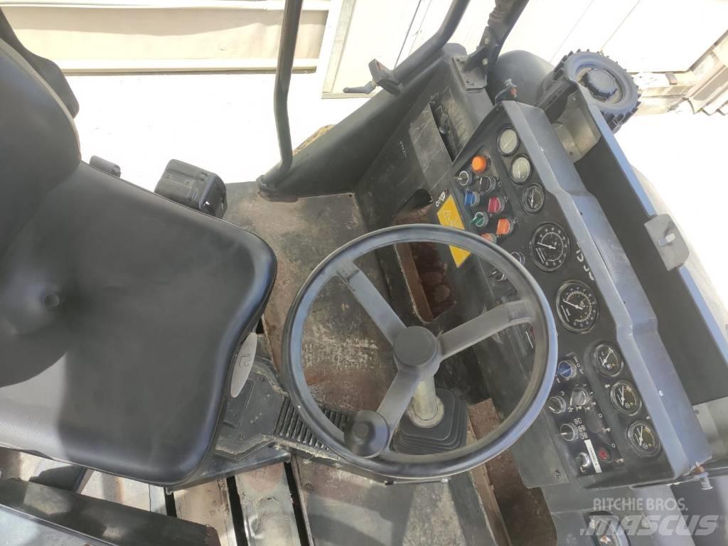 Dynapac CC 232 HF Valjci sa duplim bubnjem