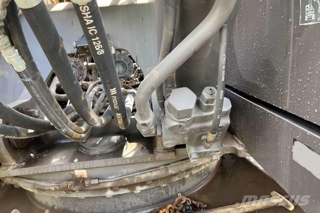 Volvo EC 240 C N L Bageri guseničari