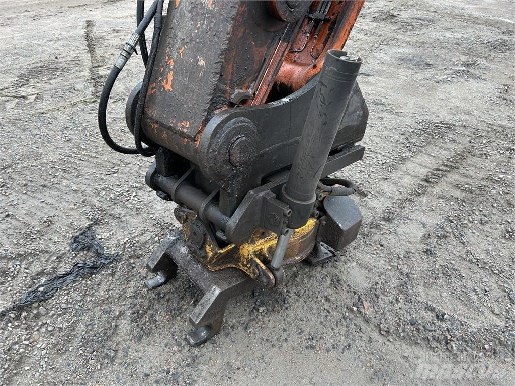 Hitachi ZX210LC-3 Bageri guseničari