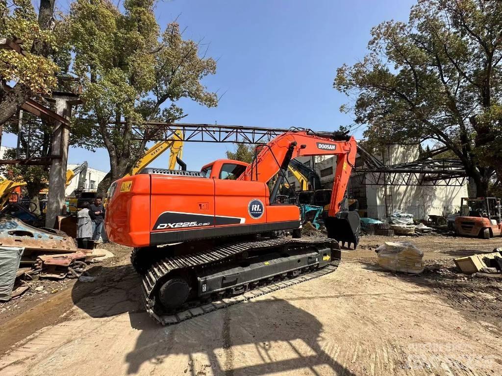 Doosan DX 225 LC-9 Bageri guseničari