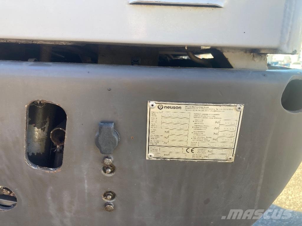 Neuson 8003 RD Midi bageri 7t – 12t