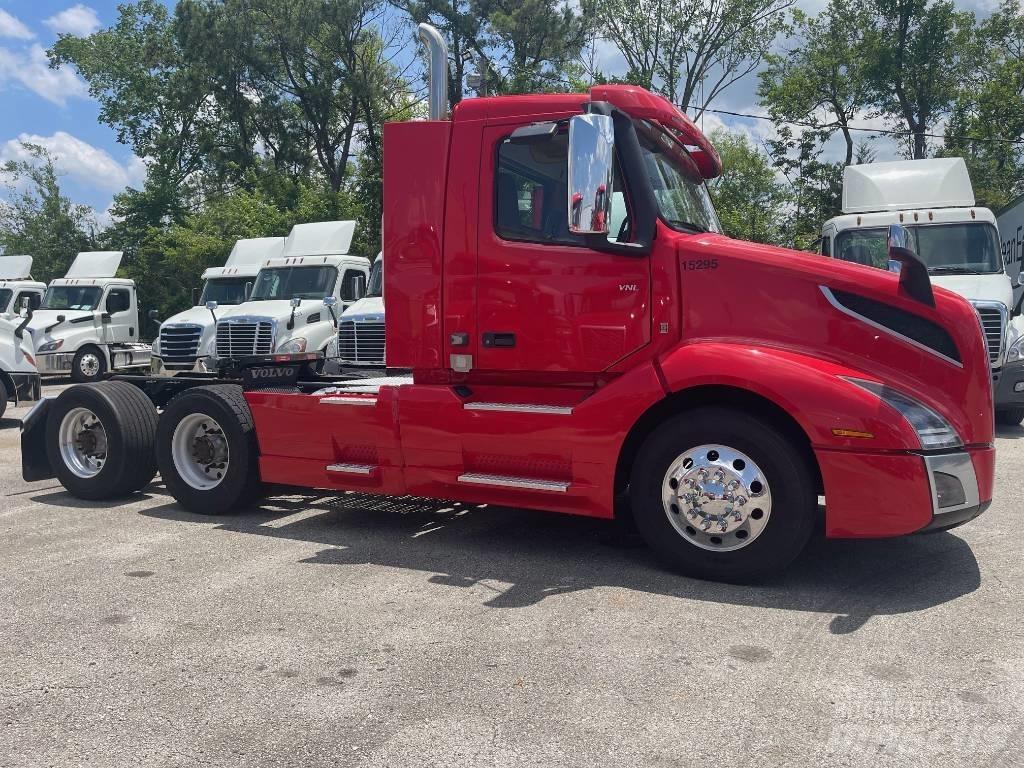 Volvo VNL64T300 Tegljači