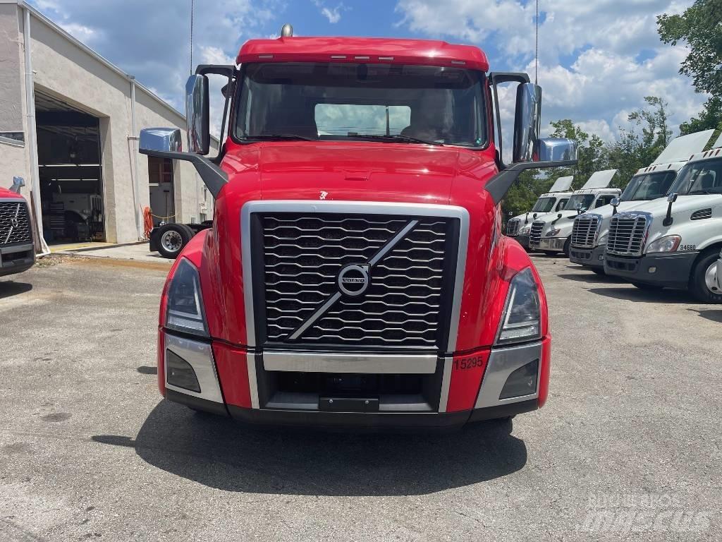 Volvo VNL64T300 Tegljači
