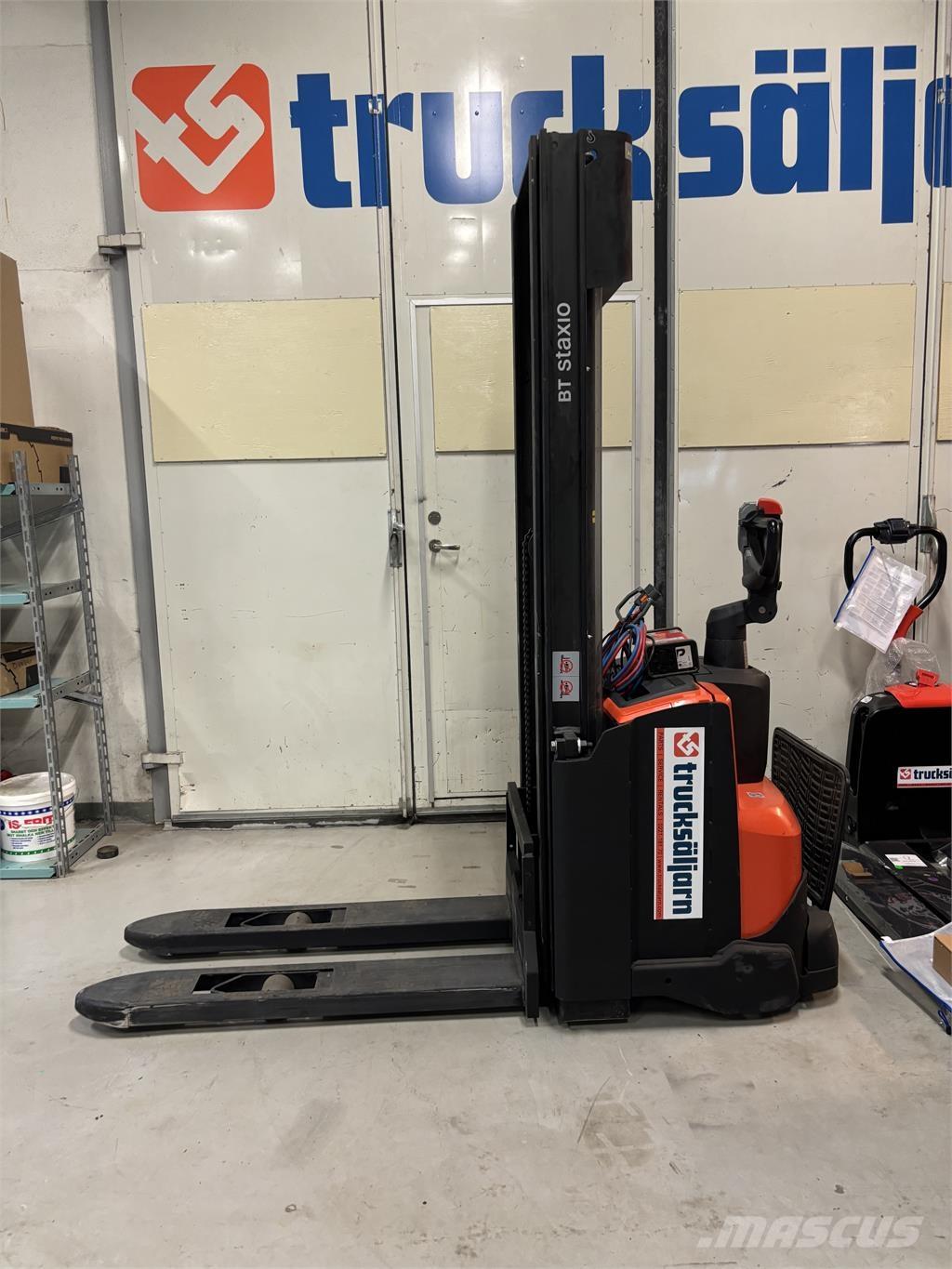 Toyota SWE120 Samopogonski ručni viljuškari