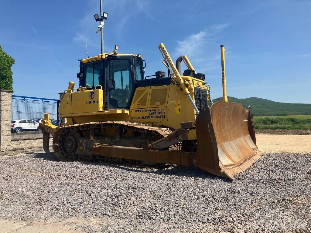 Komatsu D65 EX-18 Buldožeri guseničari