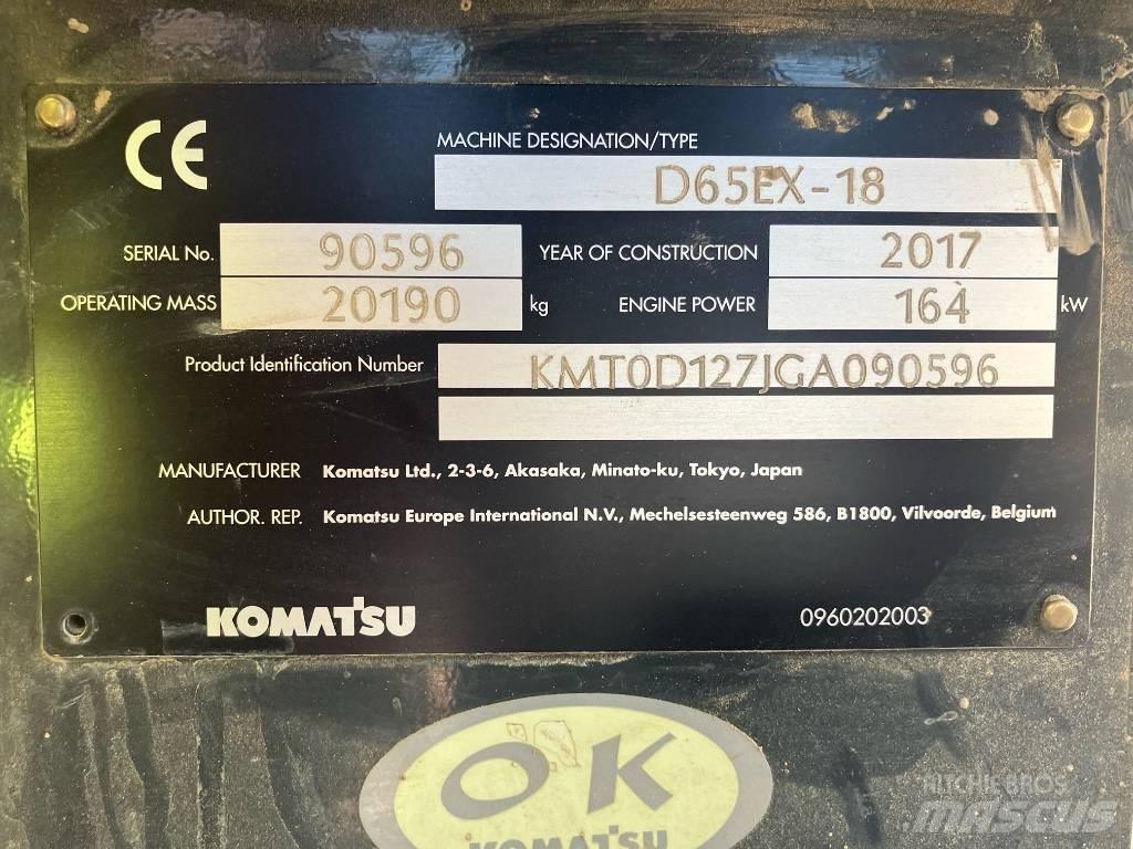 Komatsu D65 EX-18 Buldožeri guseničari