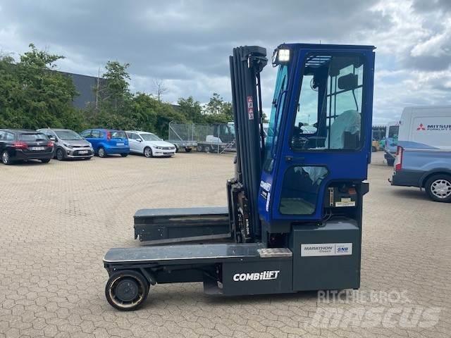 Combilift C4500E Viljuškari sa 4-stranskim dohvatom