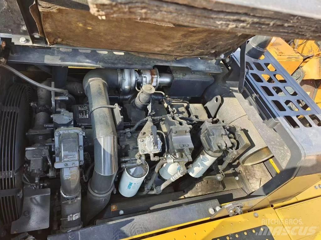 Komatsu PC 400 LC-8 Bageri guseničari