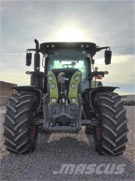 CLAAS ARION 530 Traktori