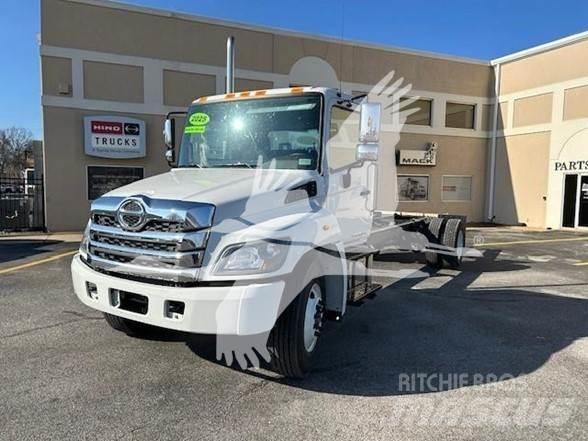 Hino L7 Kamioni-šasije