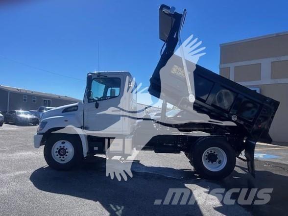 Hino L7 Kiperi kamioni