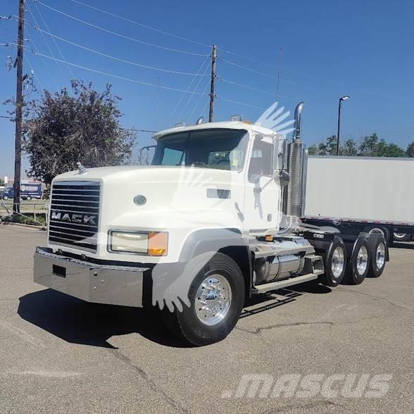Mack CL733 Tegljači