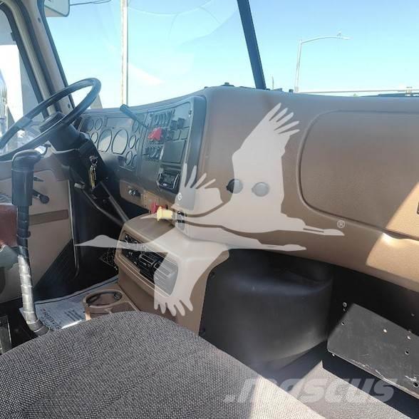 Mack CL733 Tegljači