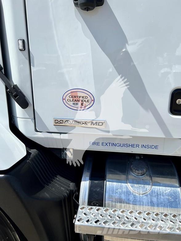Mack MD6 Kamioni sa otvorenim sandukom