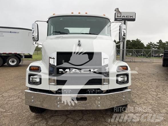 Mack MD6 Kamioni sa otvorenim sandukom