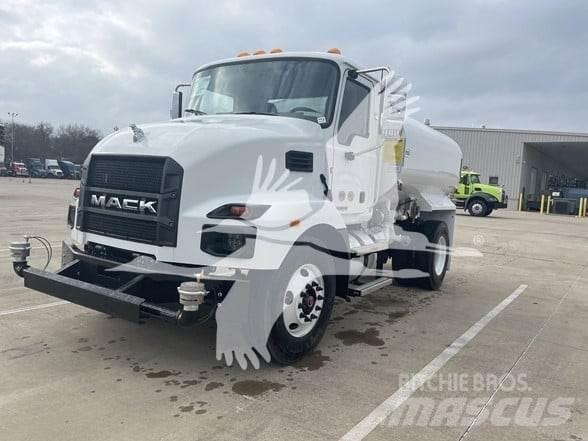 Mack MD7 Kamioni cisterne