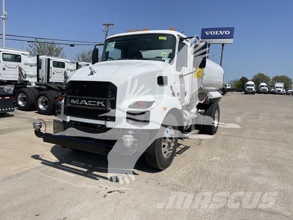 Mack MD7 Kamioni cisterne