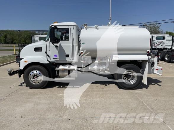 Mack MD7 Kamioni cisterne