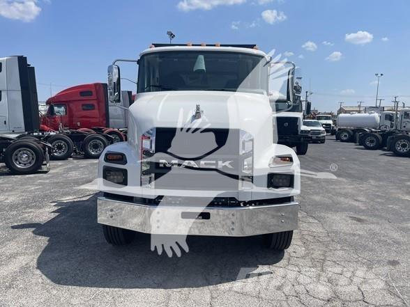 Mack MD7 Kiperi kamioni
