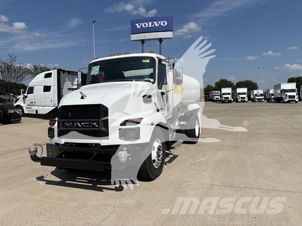 Mack MD7 Kamioni cisterne