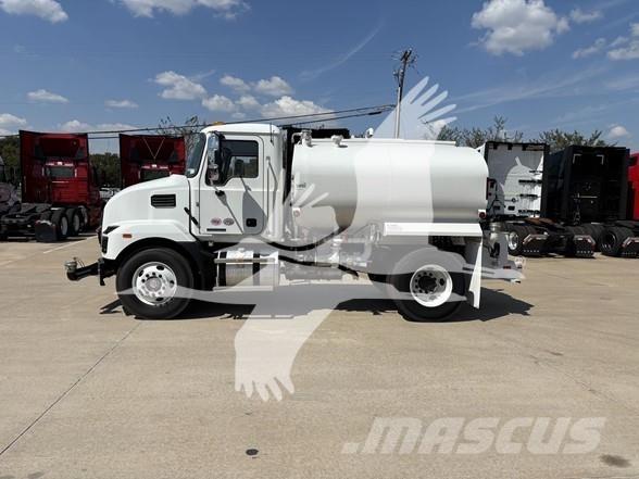 Mack MD7 Kamioni cisterne