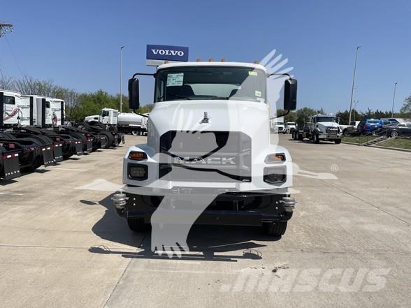 Mack MD7 Kamioni cisterne