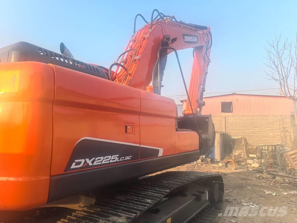 Doosan DX225 Bageri guseničari