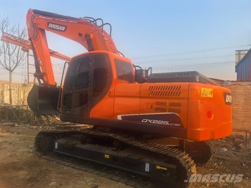 Doosan DX225 Bageri guseničari