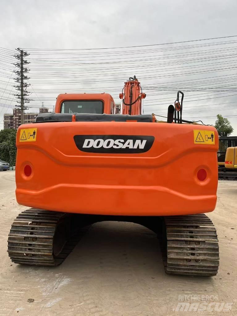 Doosan DX 140 Bageri guseničari