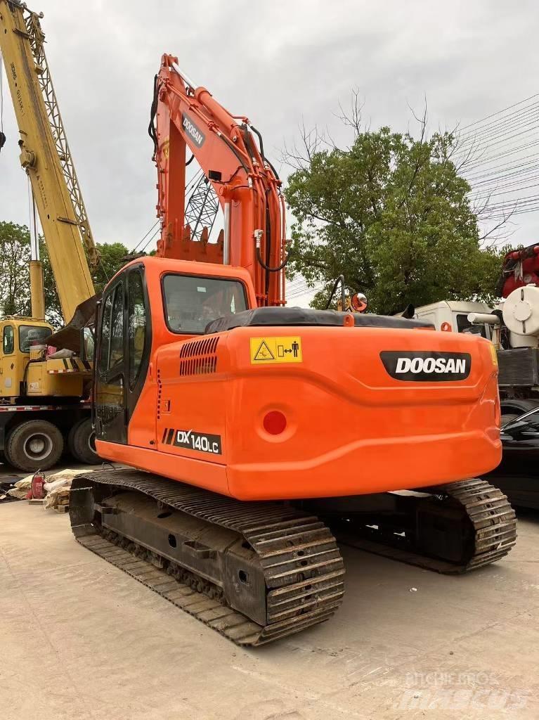 Doosan DX 140 Bageri guseničari