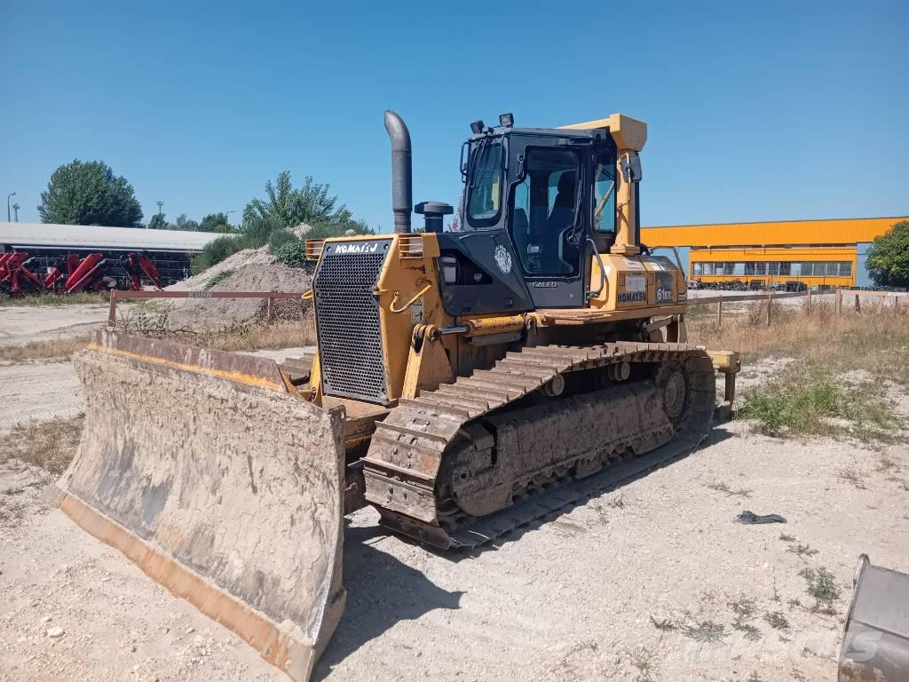 Komatsu D 61 EX-15 Buldožeri guseničari