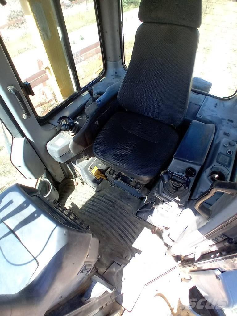 Komatsu D 61 EX-15 Buldožeri guseničari
