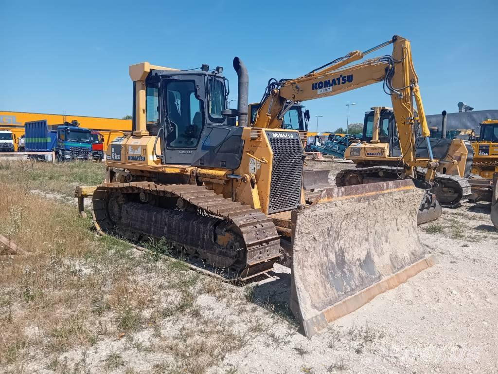 Komatsu D 61 EX-15 Buldožeri guseničari
