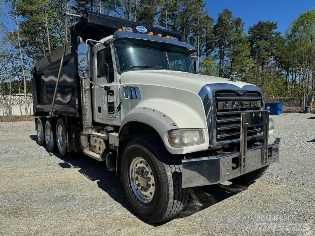 Mack GU713 Kiperi kamioni