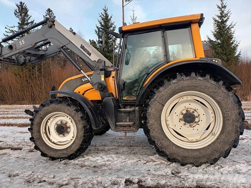 Valtra N 141 Hitech Traktori