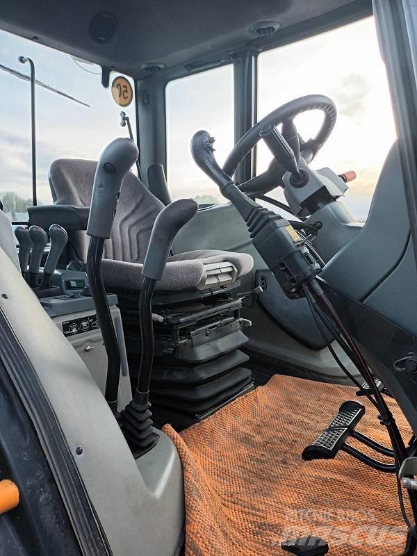 Valtra N 141 Hitech Traktori