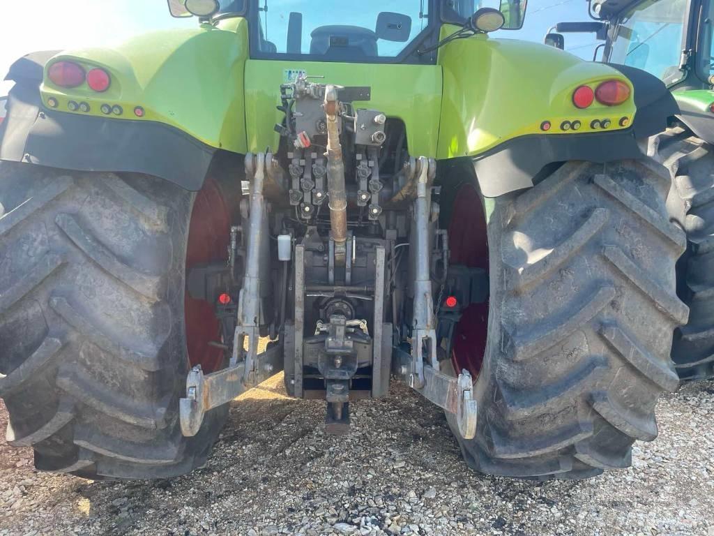 CLAAS Axion 840 Traktori