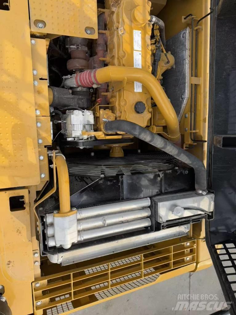 CAT 330d2 Bageri guseničari