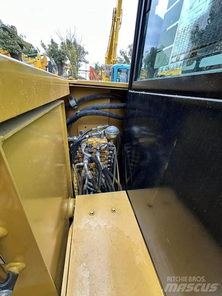 CAT 305.5E2 Bageri guseničari