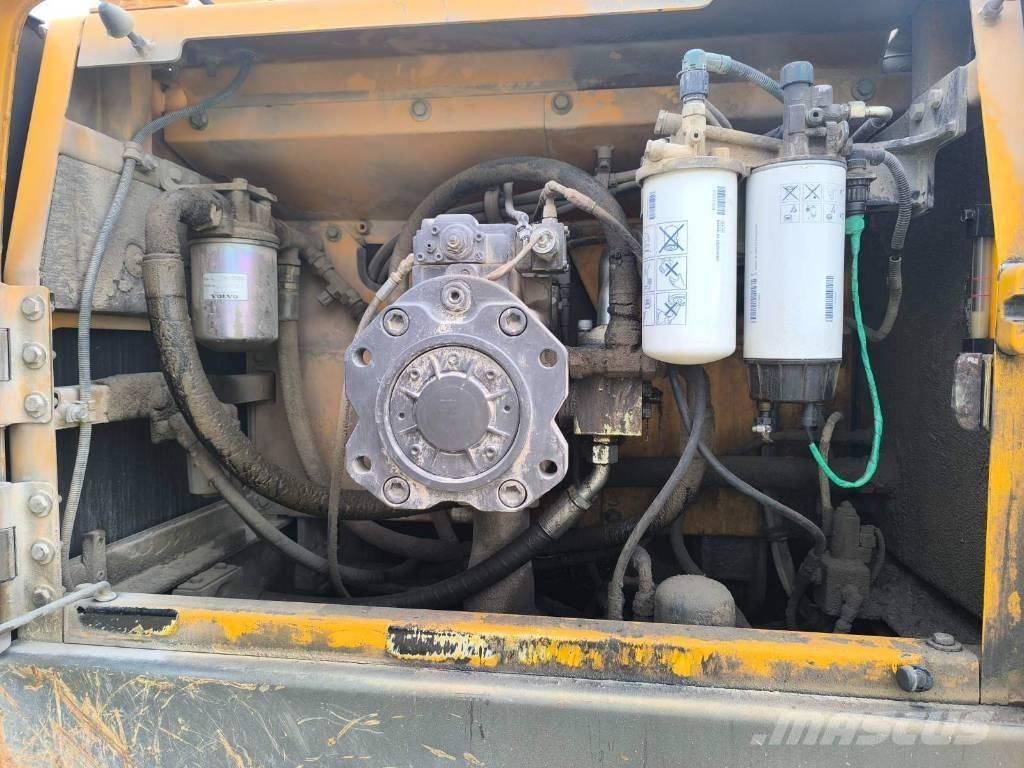 Volvo EC460CL Bageri guseničari