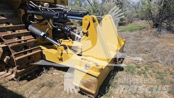 CAT D9T Buldožeri guseničari