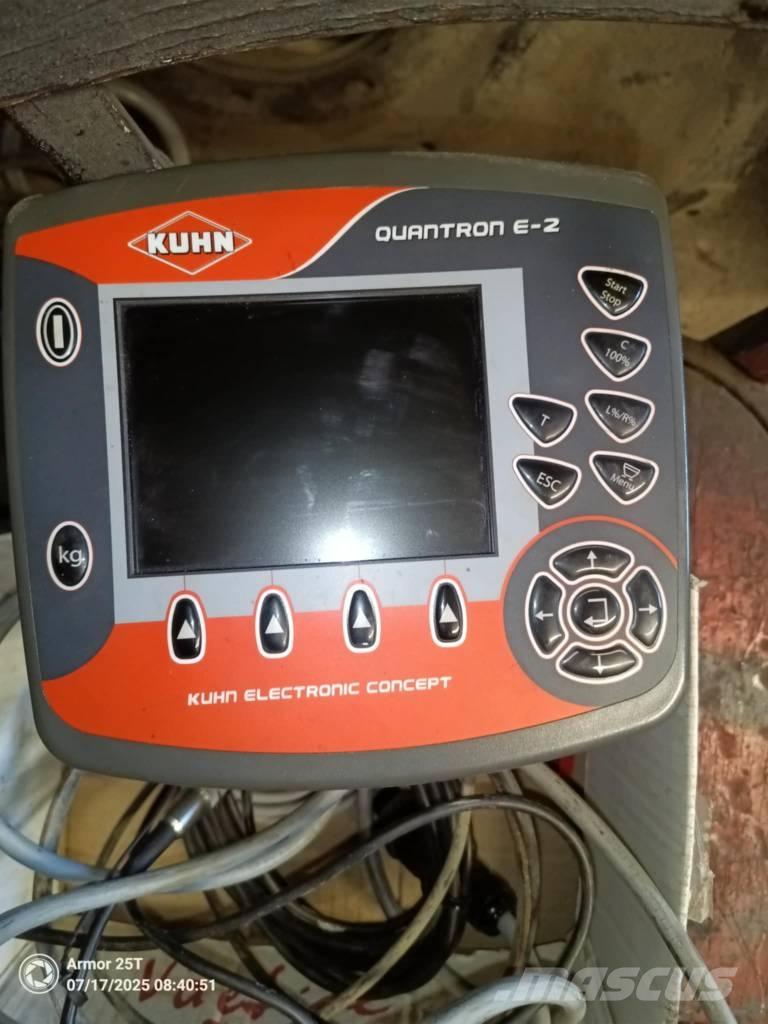 Kuhn AXIS 20.1W Rasturači mineralnog đubriva