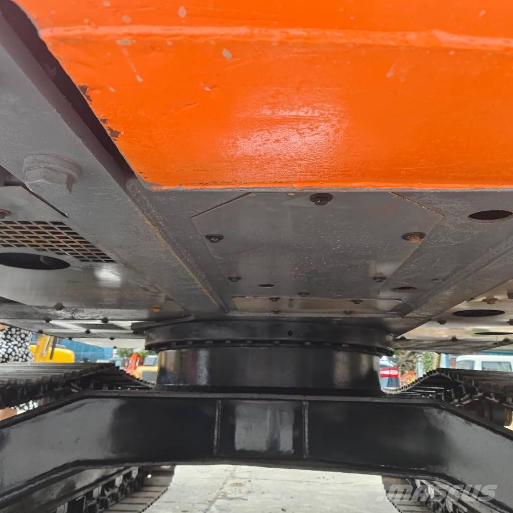Hitachi ZX 120 Bageri guseničari