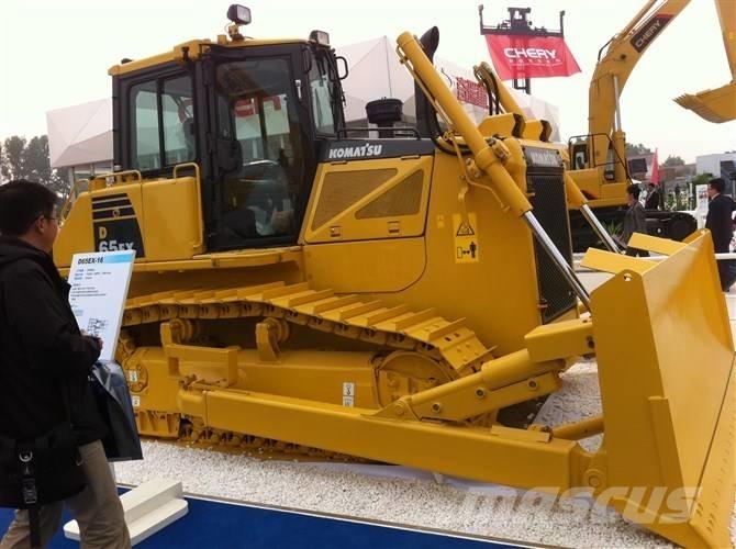 Komatsu d65ex-16 Buldožeri guseničari
