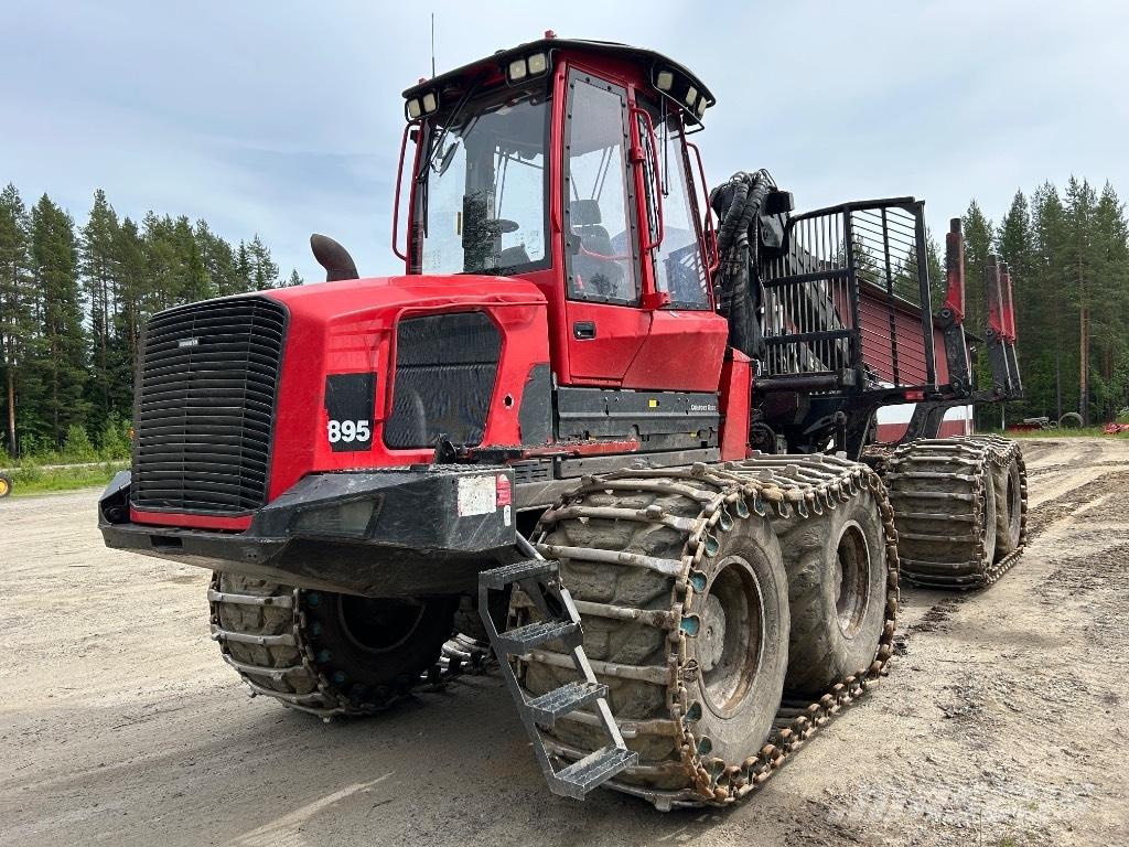 Komatsu 895 Forvarderi