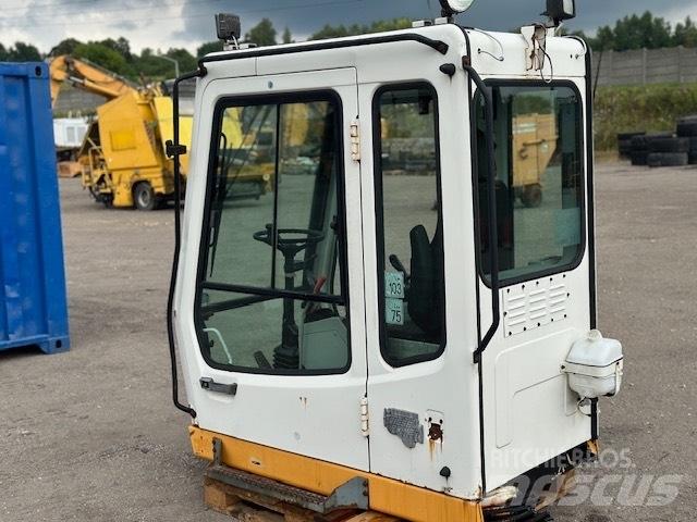 Liebherr A 924 B CAB Kabine i unutrašnjost