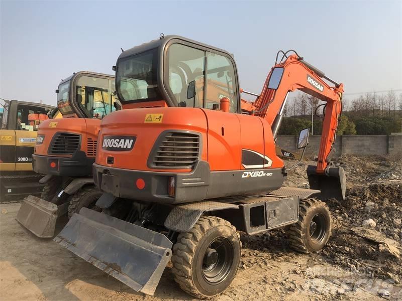 Doosan DX60 Bageri guseničari