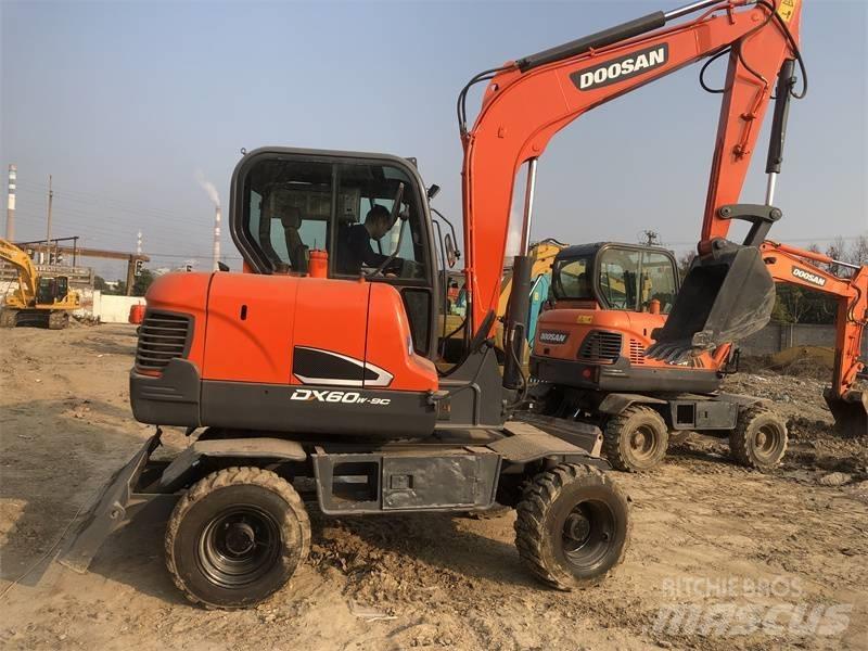 Doosan DX60 Bageri guseničari