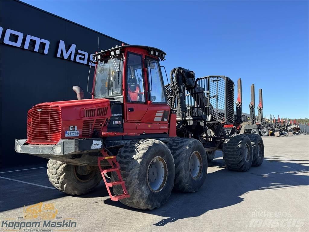 Komatsu 895 Forvarderi
